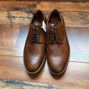 Brown dress shoes / brand new with tag